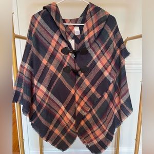 NWT Francesca’s plaid poncho